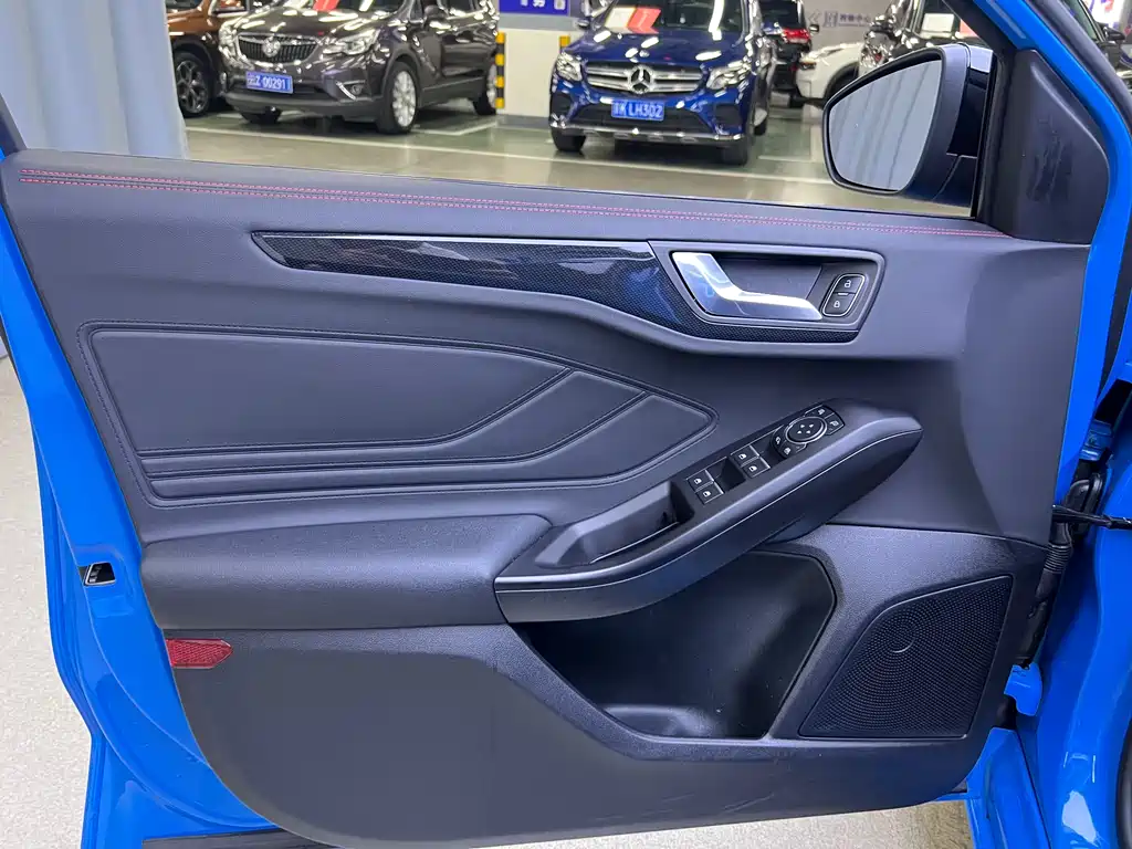 Ford Focus 2022 EcoBoost 180 AT ST Line