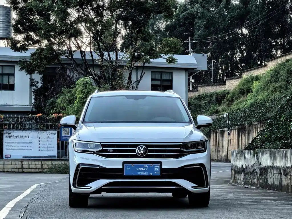 Volkswagen Tiguan L 2022 — фото 2
