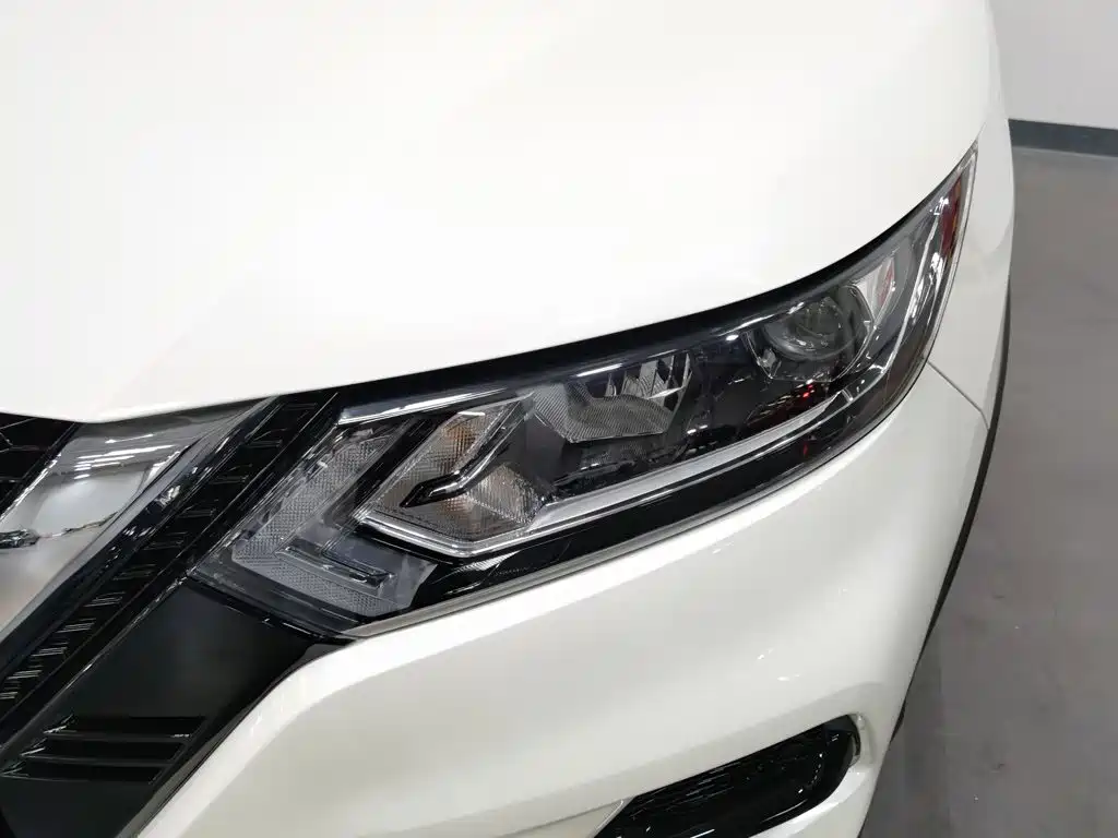 Nissan Qashqai — миниатюра 7