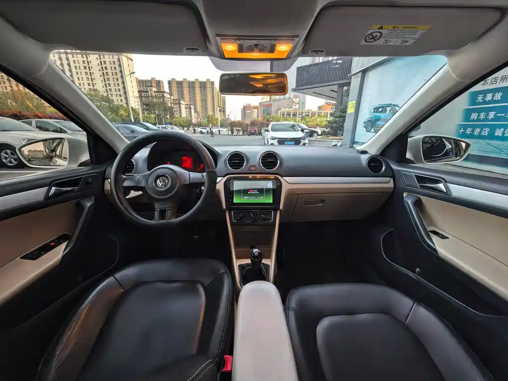 Volkswagen Jetta 2015 1.6L MT Comfort