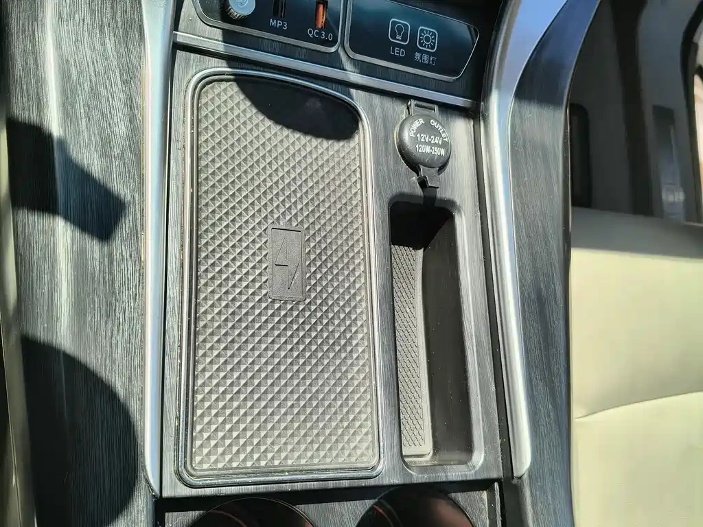 Buick GL8 — миниатюра 11