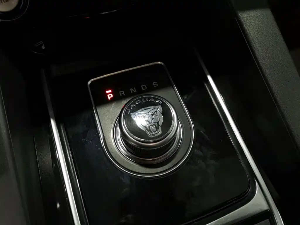 Jaguar F-PACE — миниатюра 13