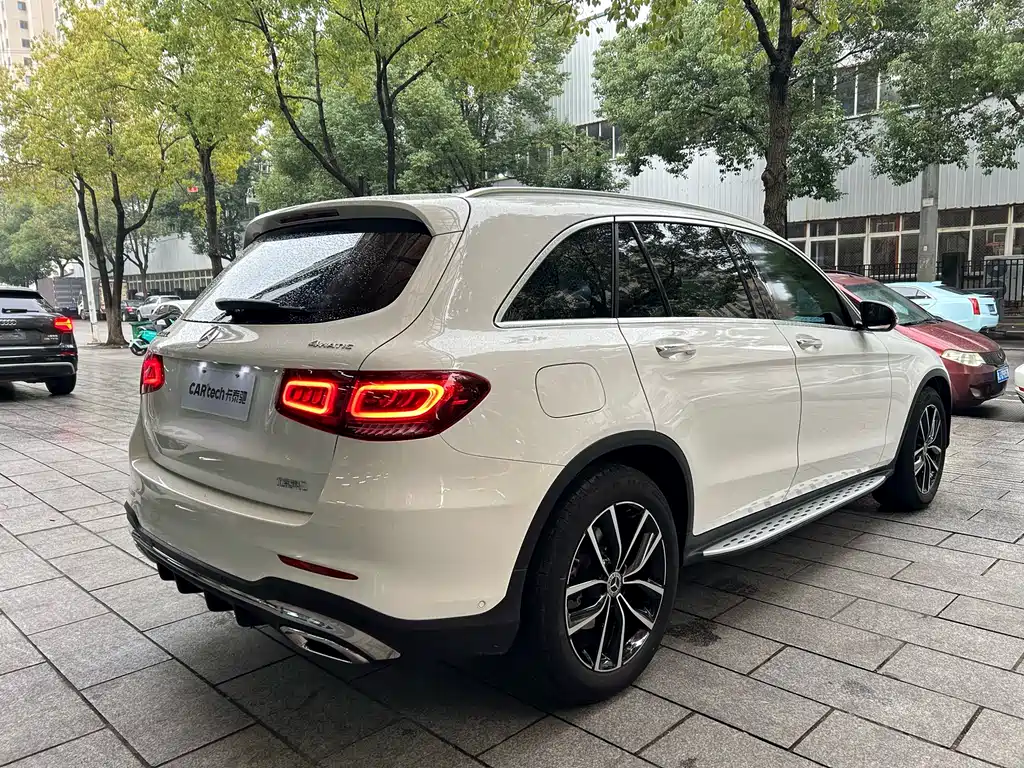 MERCEDES-BENZ GLC