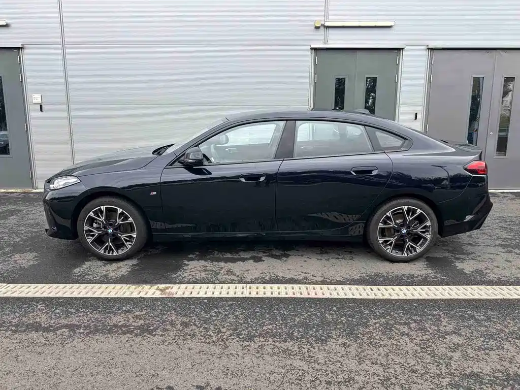 BMW 2 Series 2 2025 225L M Sport