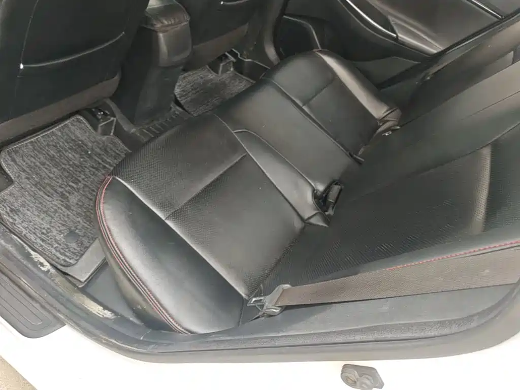 Hyundai Elantra — миниатюра 17