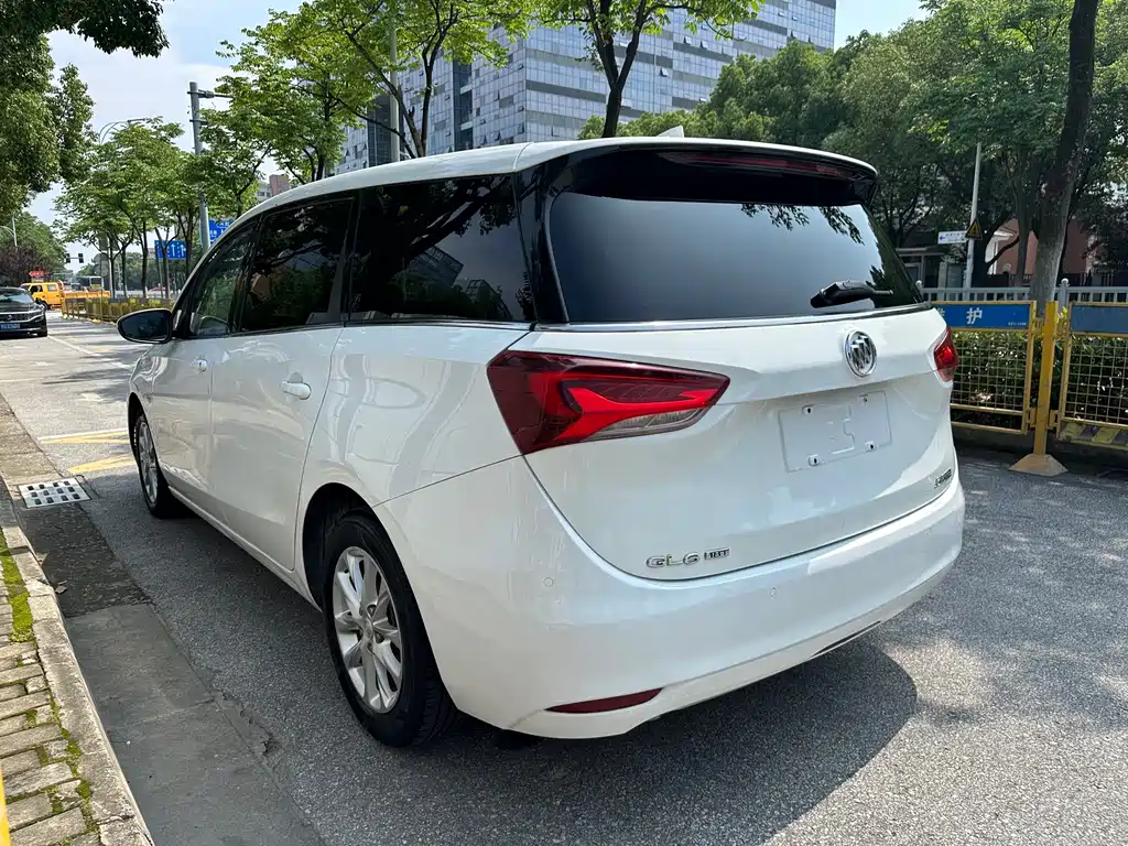Buick GL6 2018 18T 6 мест Elite