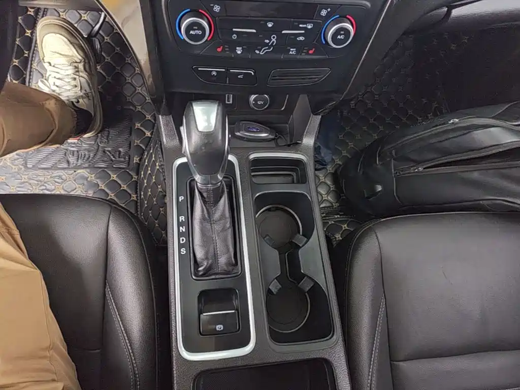 Ford Kuga — миниатюра 14