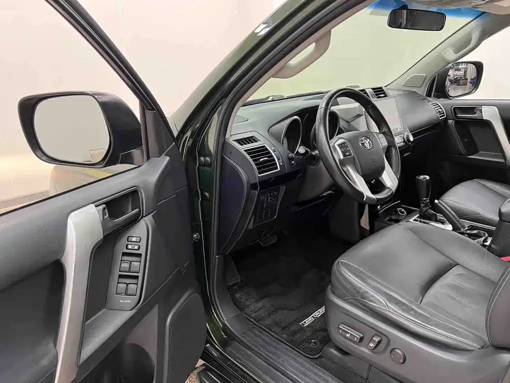Toyota Prado — миниатюра 10