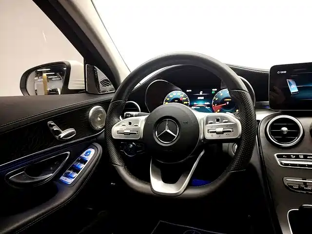 Mercedes-Benz C-Class — миниатюра 11