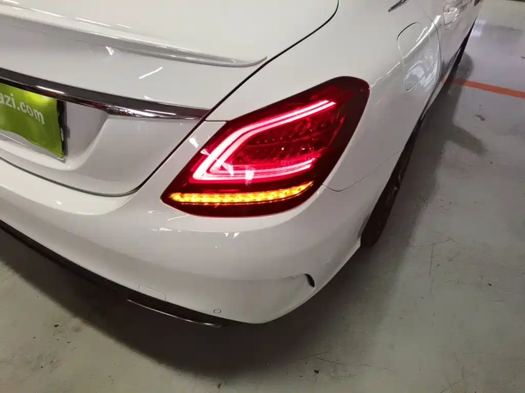 Mercedes-Benz C-Class — миниатюра 8