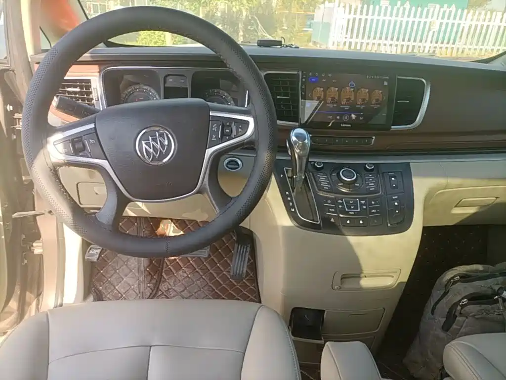 Buick GL8 — миниатюра 10