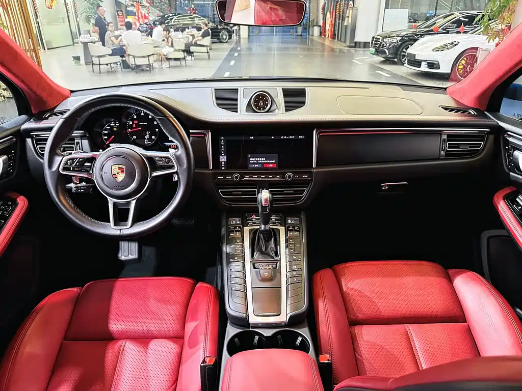 Porsche Macan — миниатюра 5