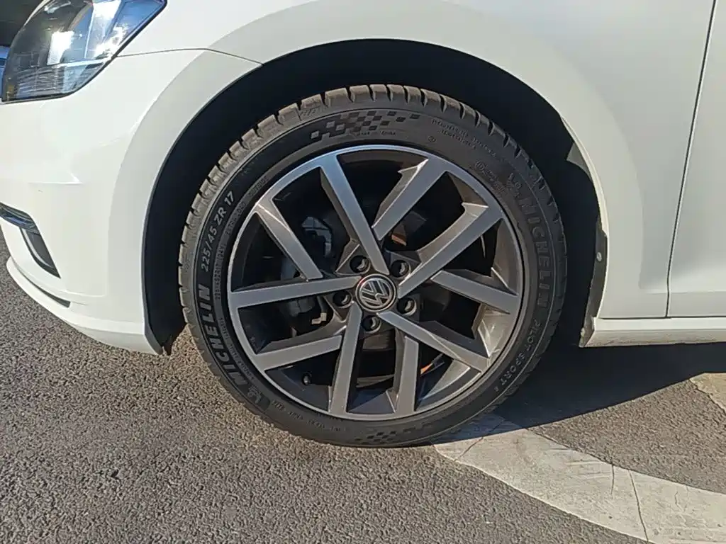 Volkswagen Golf — миниатюра 23