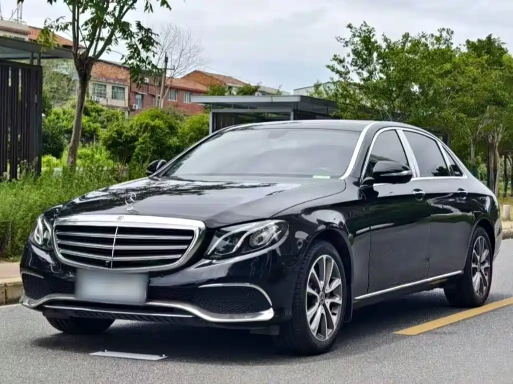Mercedes-Benz E-Class — миниатюра 2