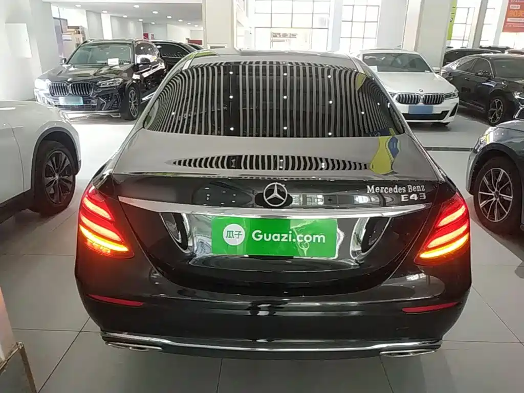 Mercedes-Benz E-Class — миниатюра 4