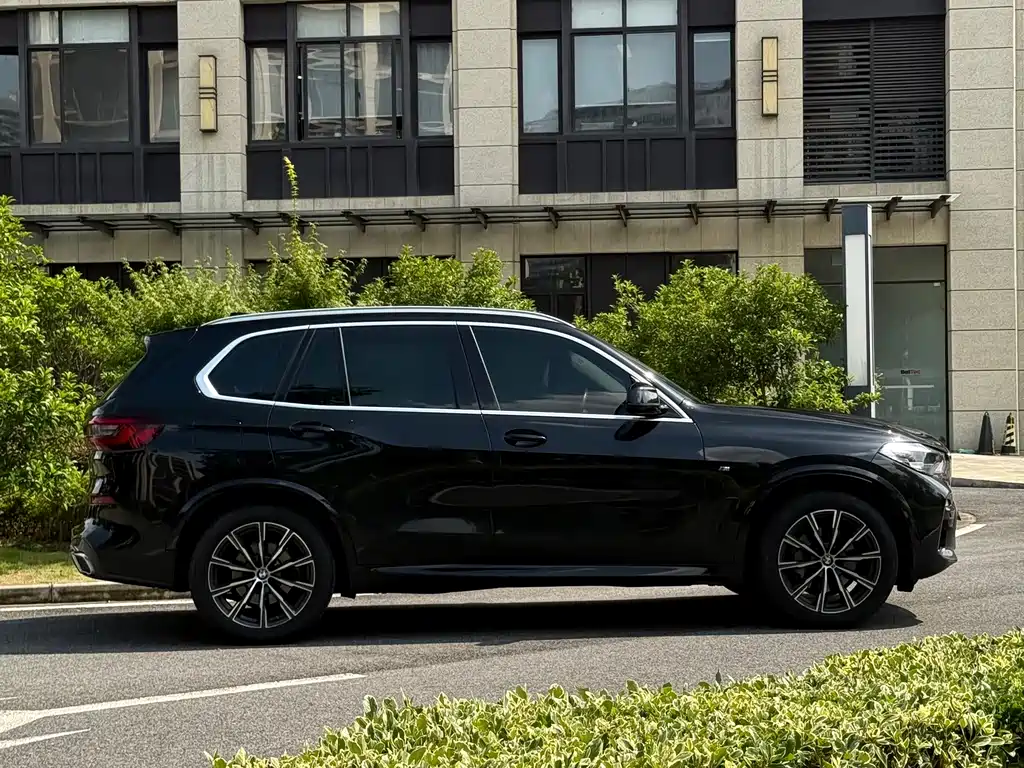 BMW X5 2021 xDrive30i M Sport