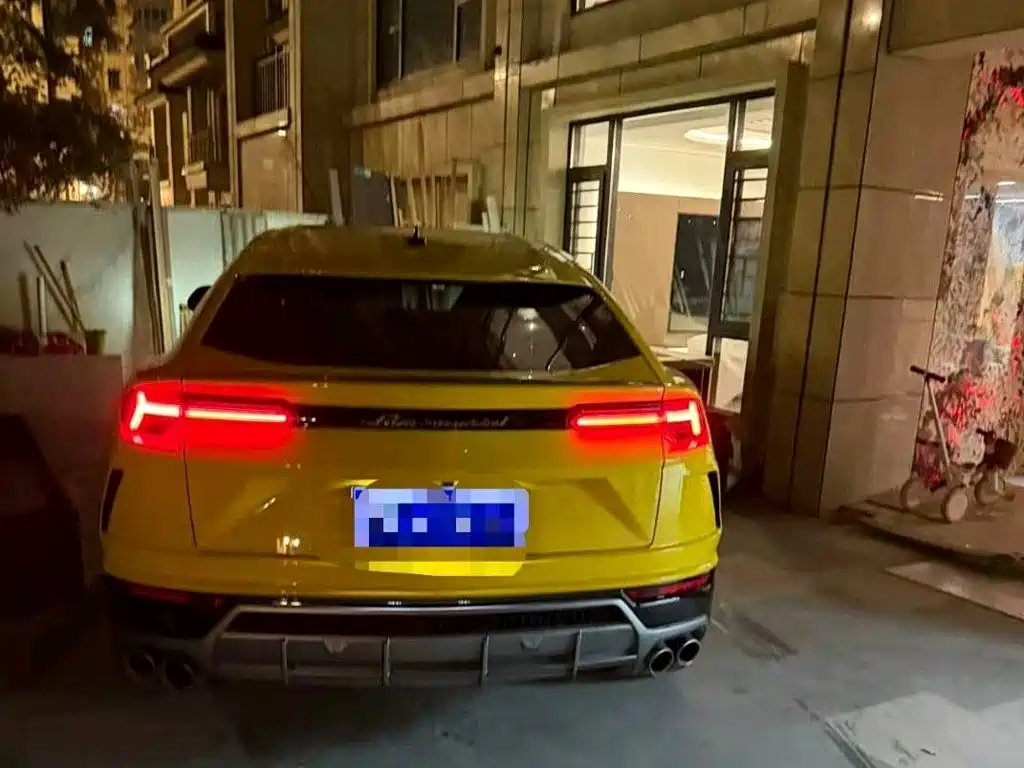 Lamborghini Urus — миниатюра 2