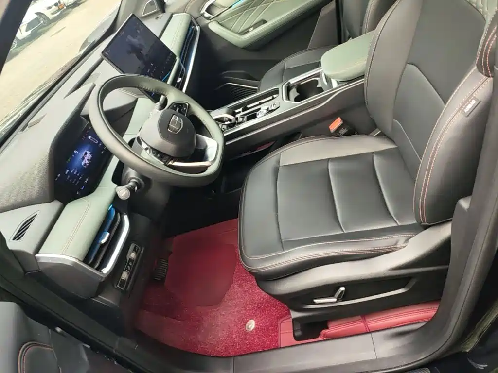 Geely Haoyue L — миниатюра 15