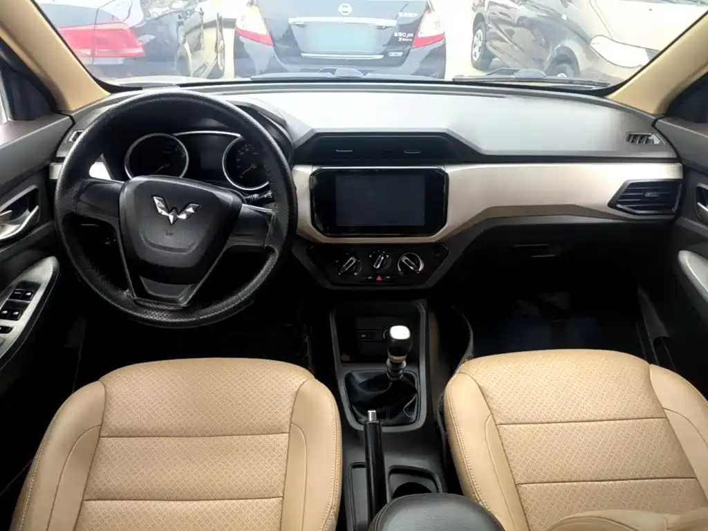 Wuling Hongguang — миниатюра 10