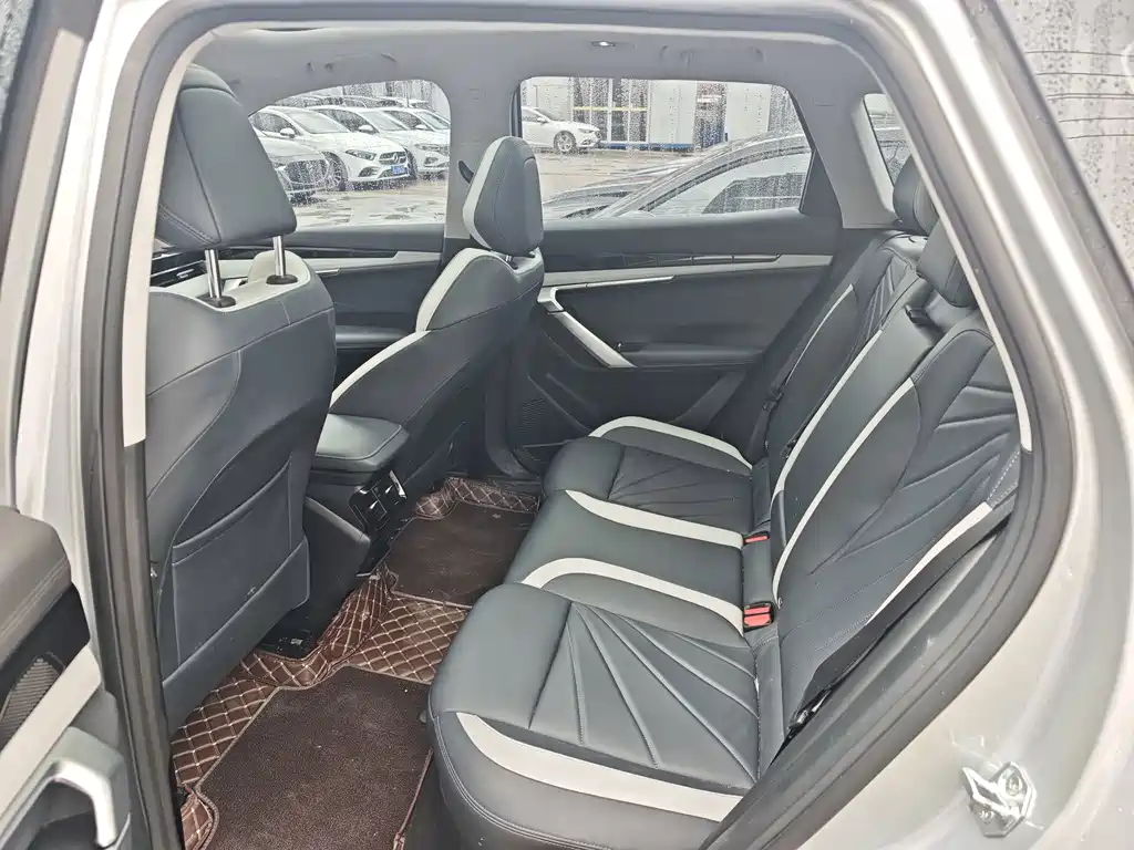 Geely Boyue L — миниатюра 13