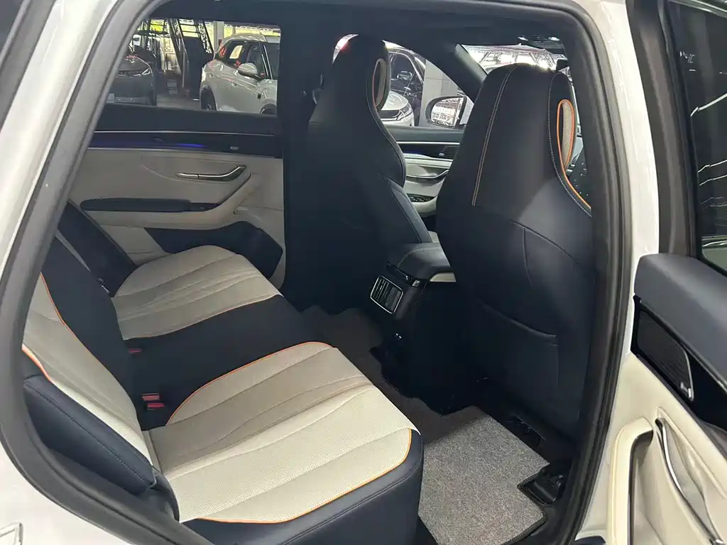 BYD PLUS New Energy — миниатюра 17