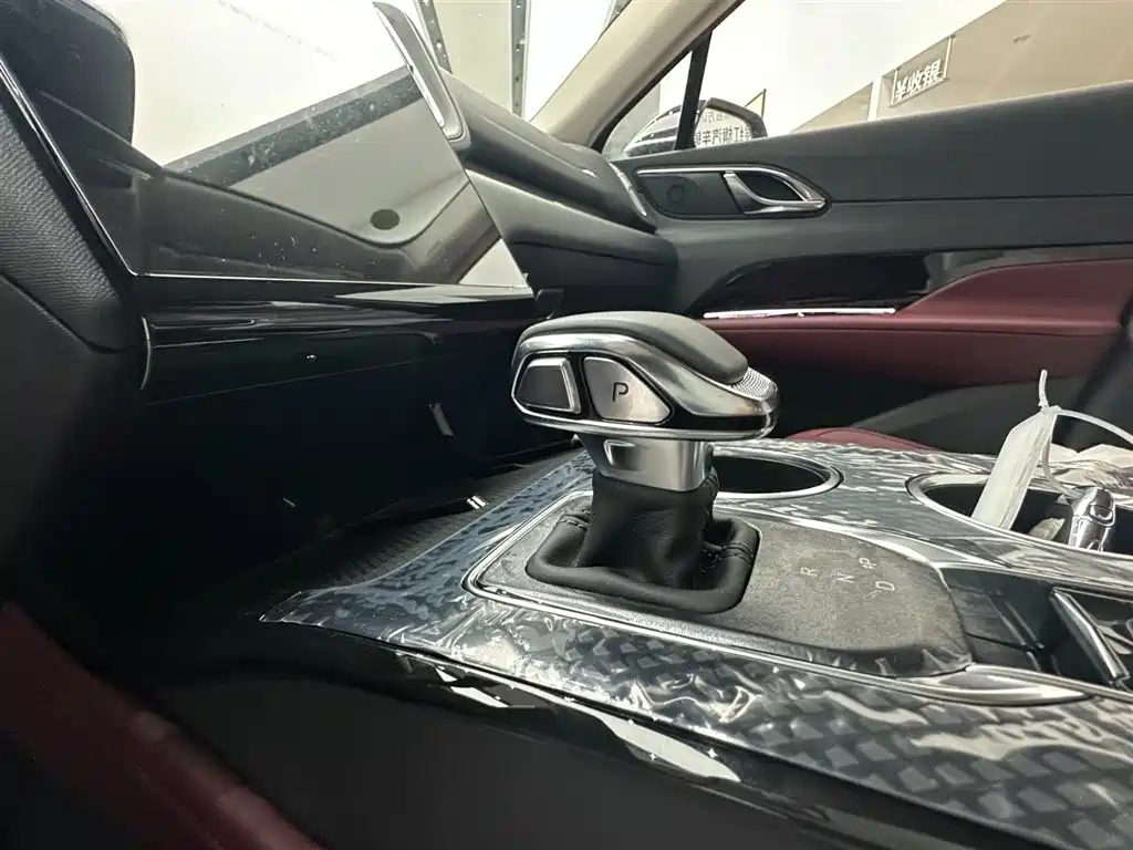 Hongqi Hongqi HS3 PHEV — миниатюра 19