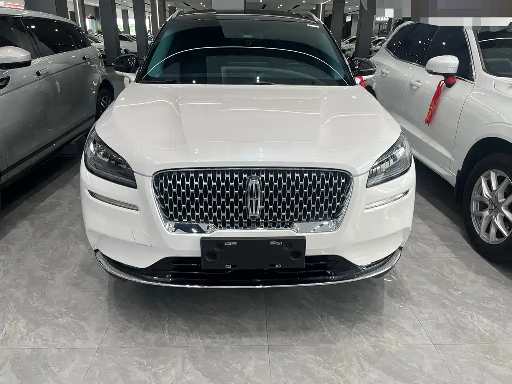 Lincoln Corsair — миниатюра 2