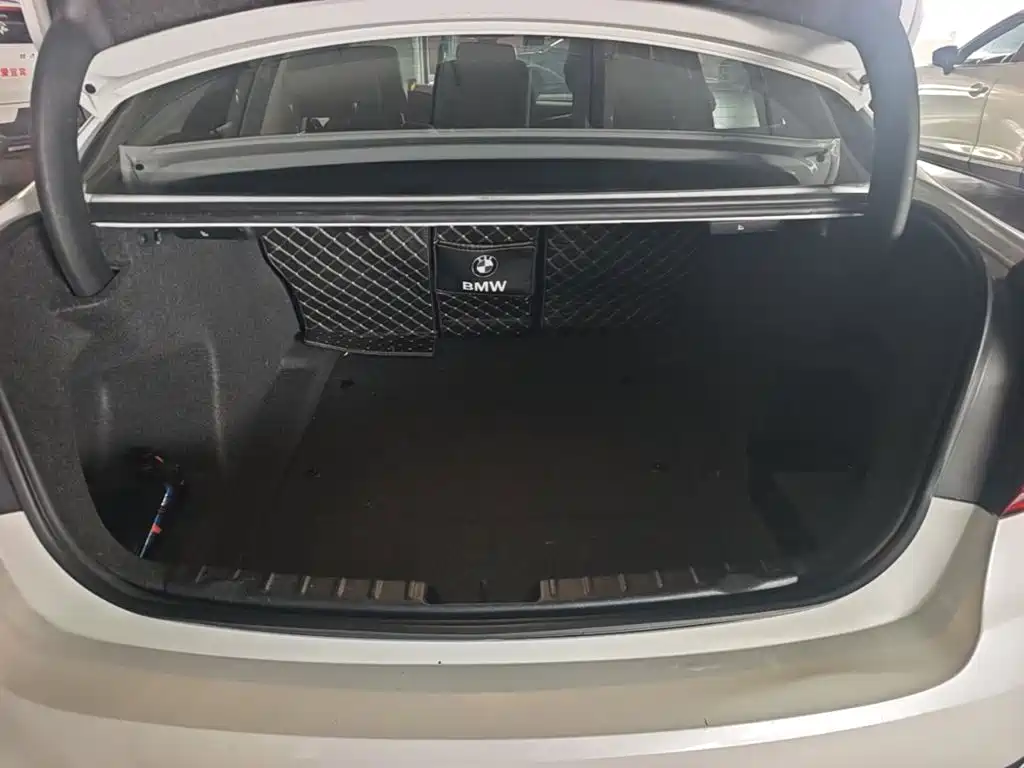 BMW 3 Series — миниатюра 21