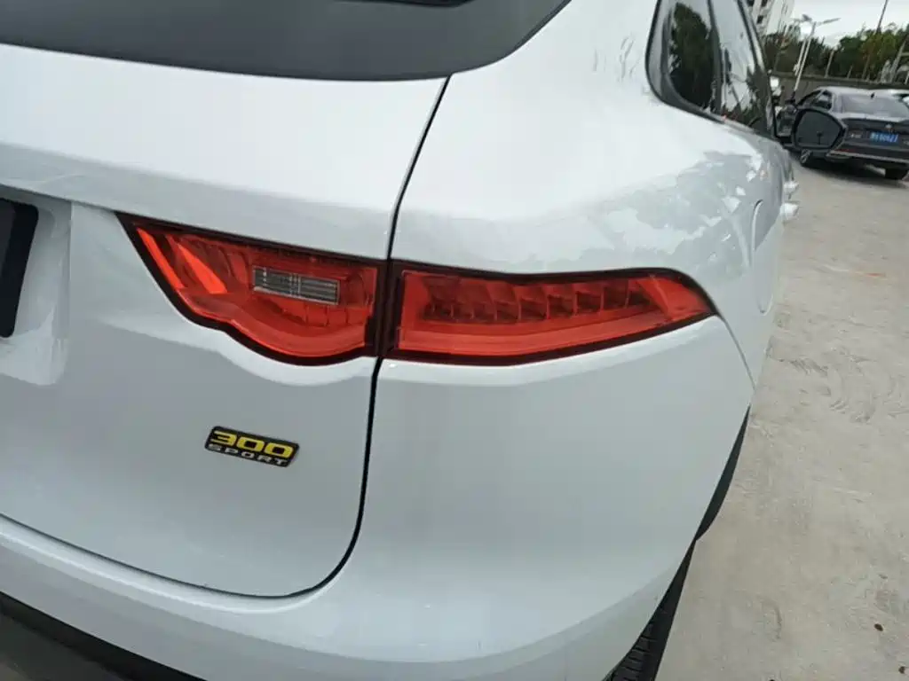 Jaguar F-PACE — миниатюра 8