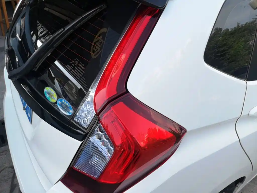 Honda Fit — миниатюра 8