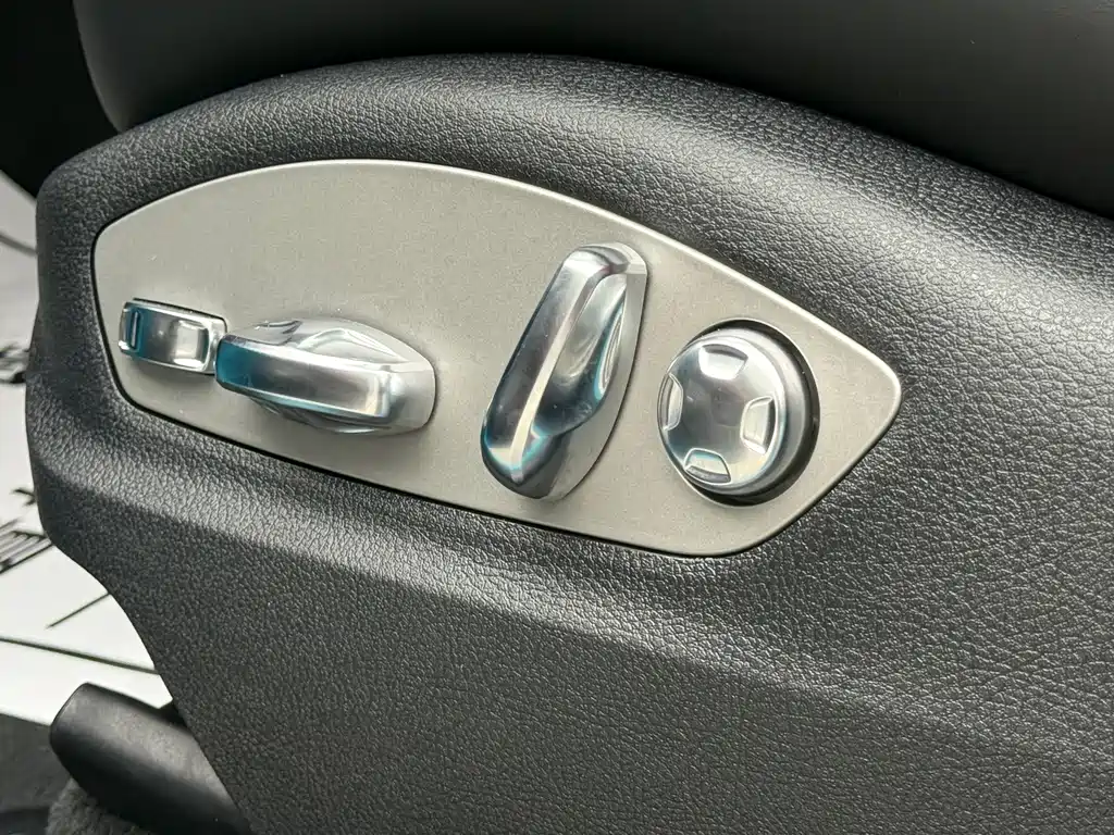 Porsche Macan — миниатюра 17