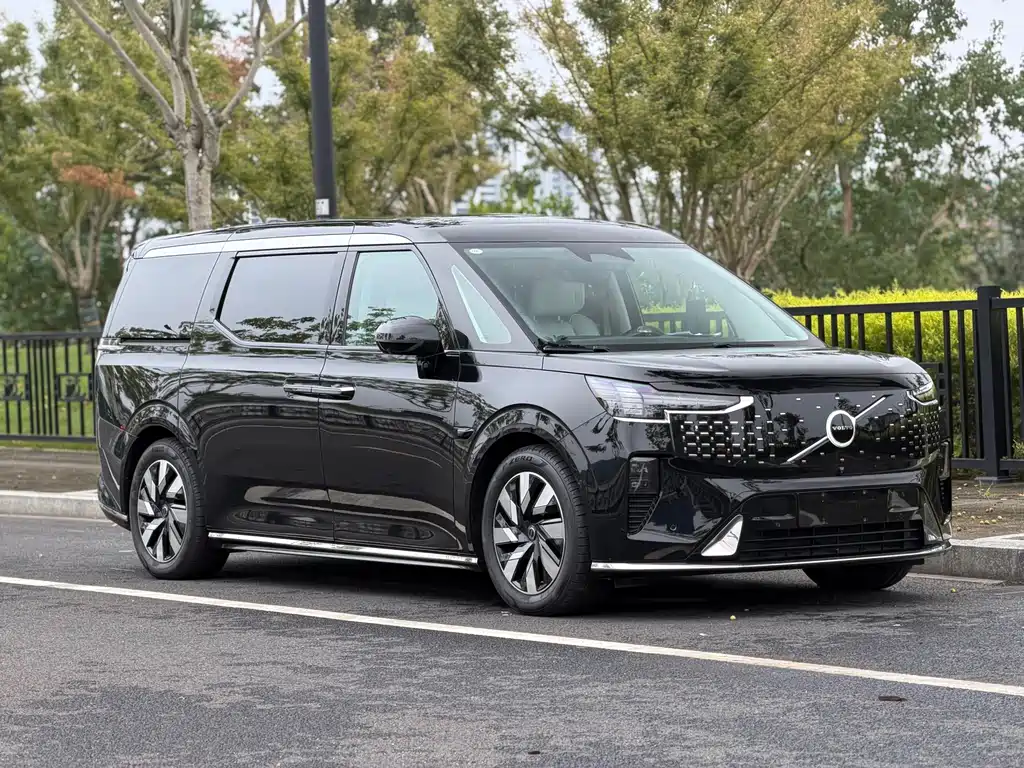 Volvo EM90 — миниатюра 3