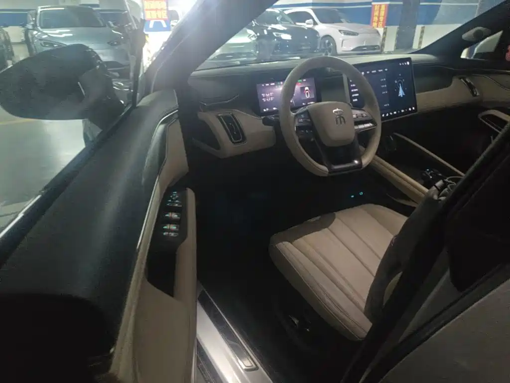 BYD L EV — миниатюра 16