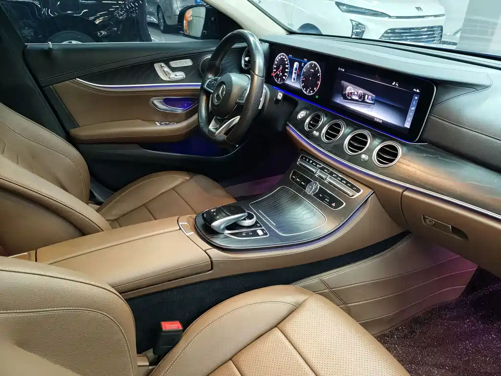 Mercedes-Benz E-Class — миниатюра 10