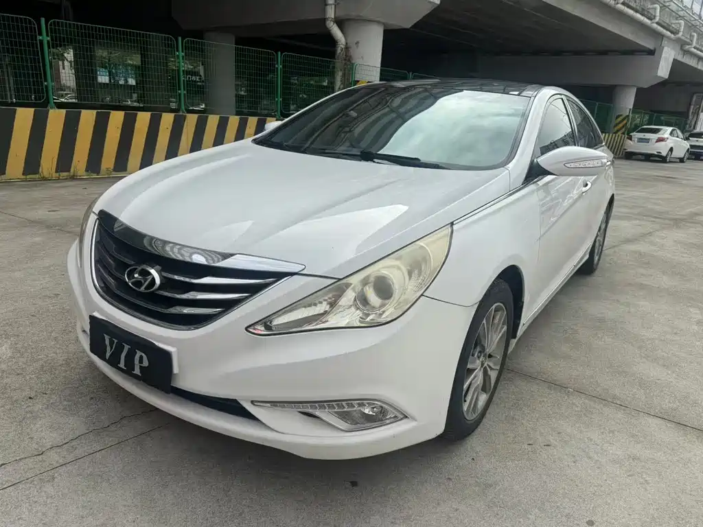 Hyundai 2014 2.4L AT Lead IV