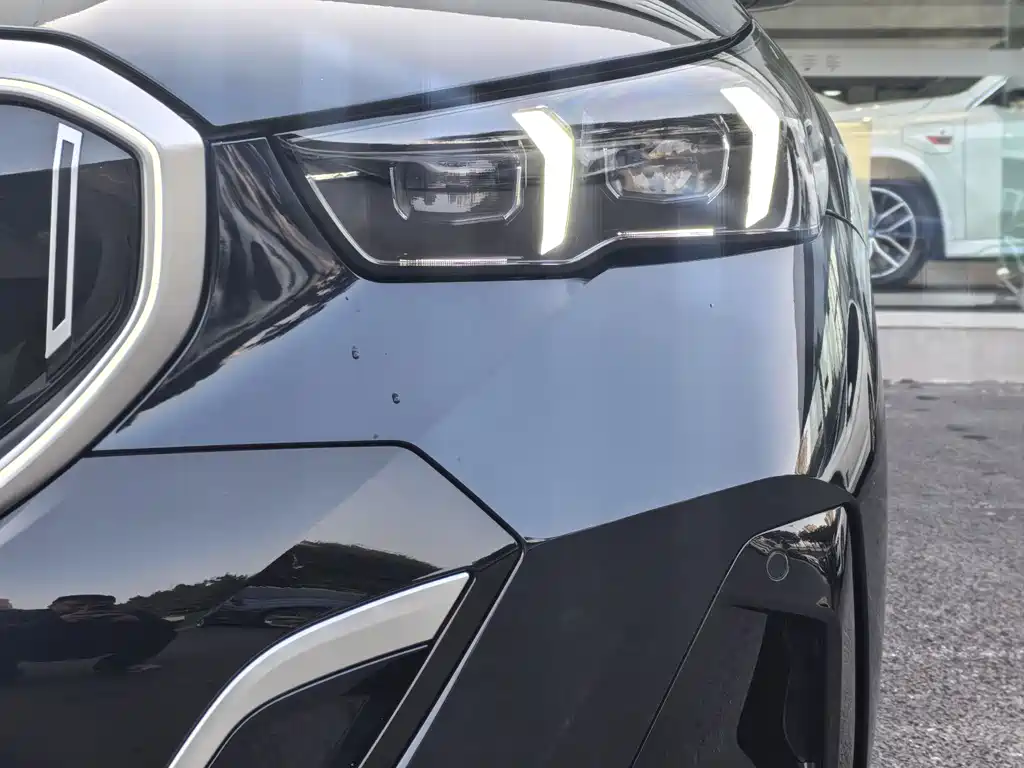 BMW I5