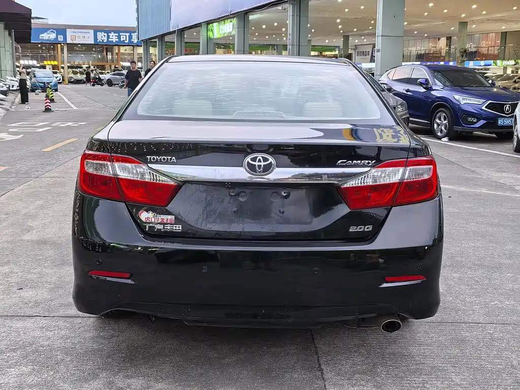 Toyota Camry — миниатюра 5