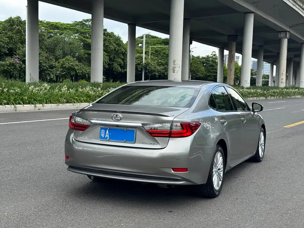Lexus ES 2015 200 Comfort