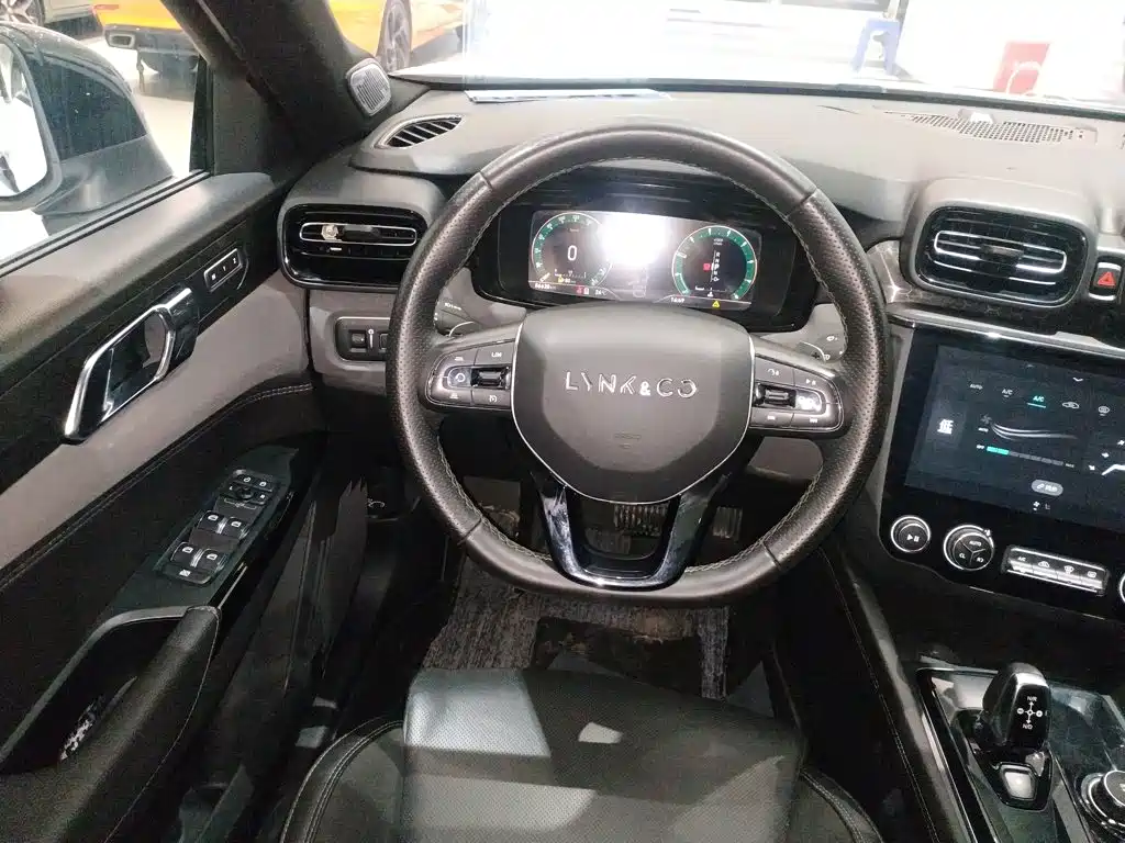 Lynk & Co 03 — миниатюра 11