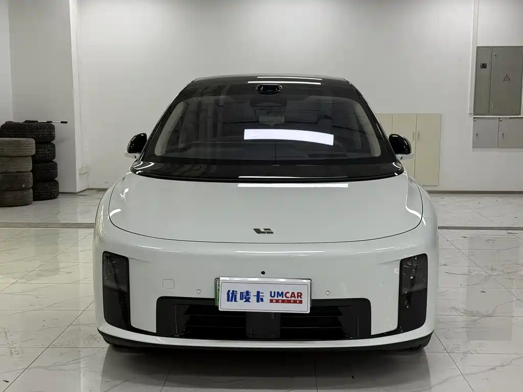 Li Auto i8 2025 Standard