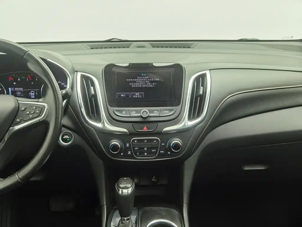 Chevrolet Equinox — миниатюра 12