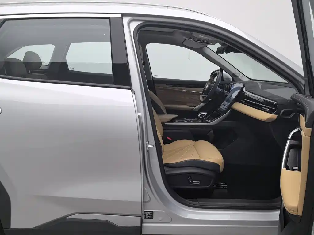 Geely Boyue L — миниатюра 23