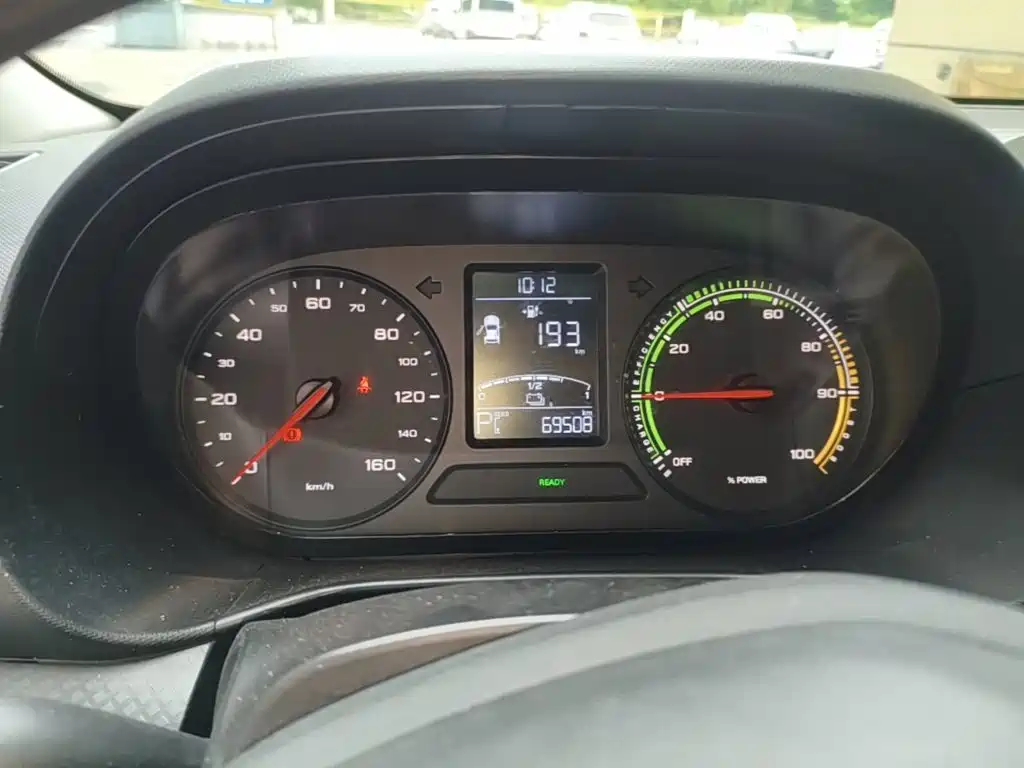 Roewe Clever — миниатюра 12