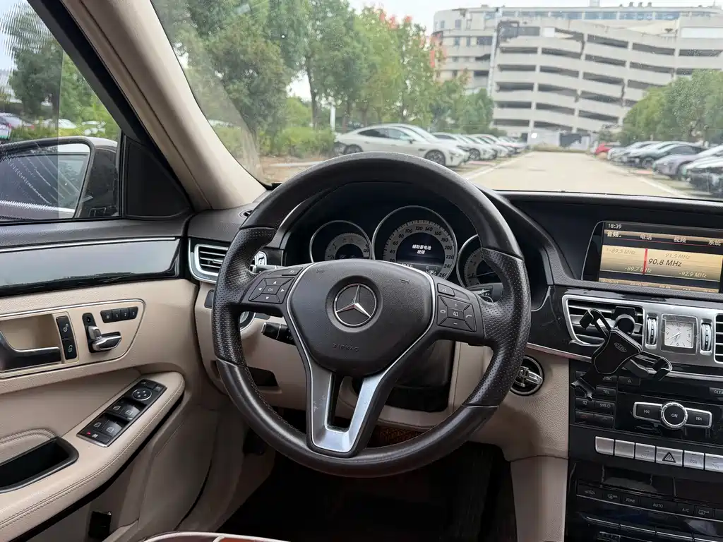 Mercedes-Benz E-Class — миниатюра 15