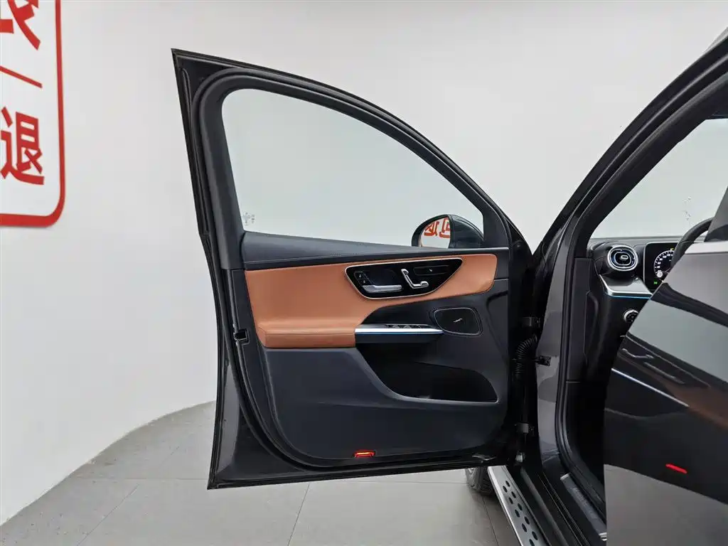Mercedes-Benz GLC 2023 GLC 260 L 4MATIC 7 мест