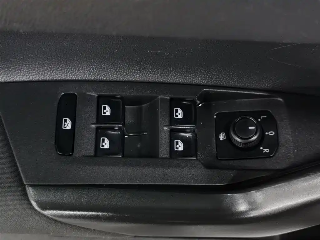 Volkswagen Polo 2021 Plus 1.5L AT