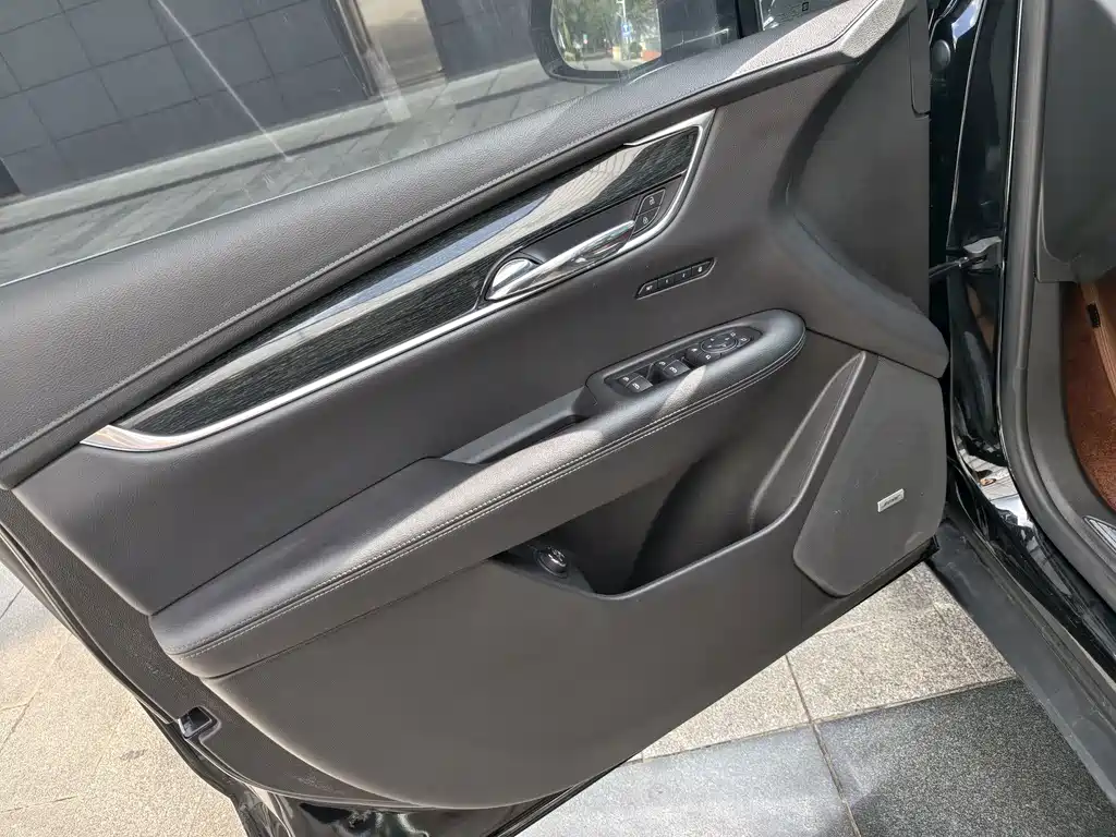 Cadillac XT5 — миниатюра 8