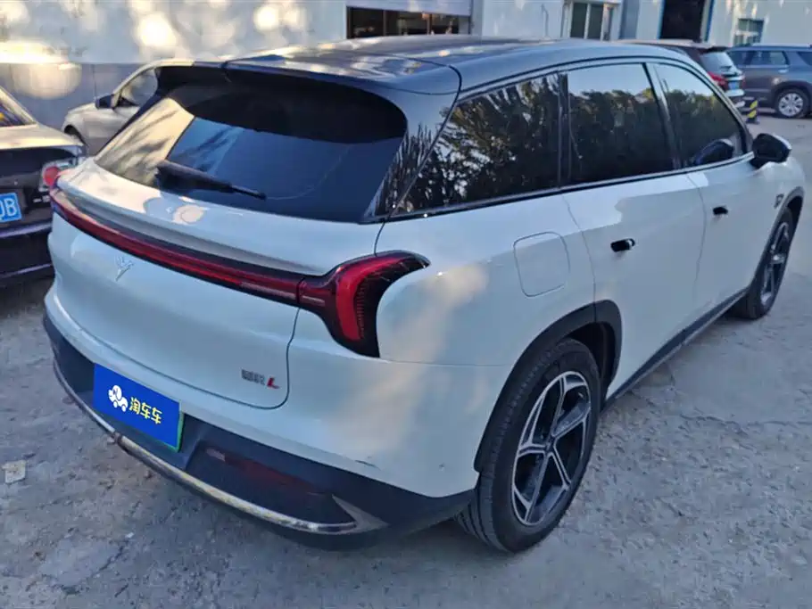 NEZHA AUTOMOBILE NEZHA L