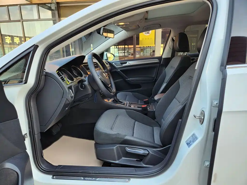 Volkswagen Golf — миниатюра 4