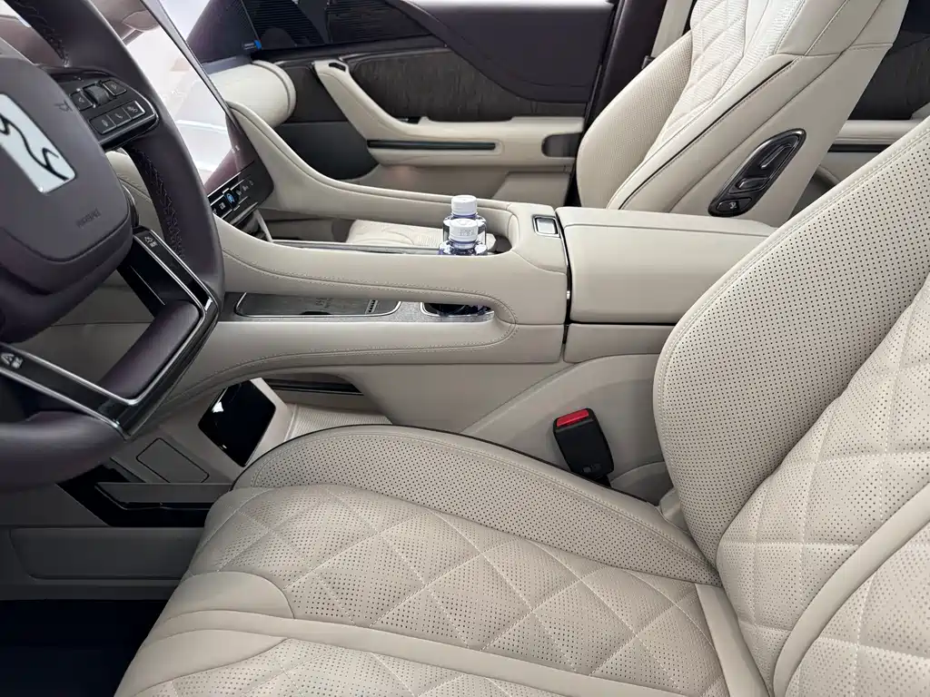 Yangwang U8 2026 Luxury